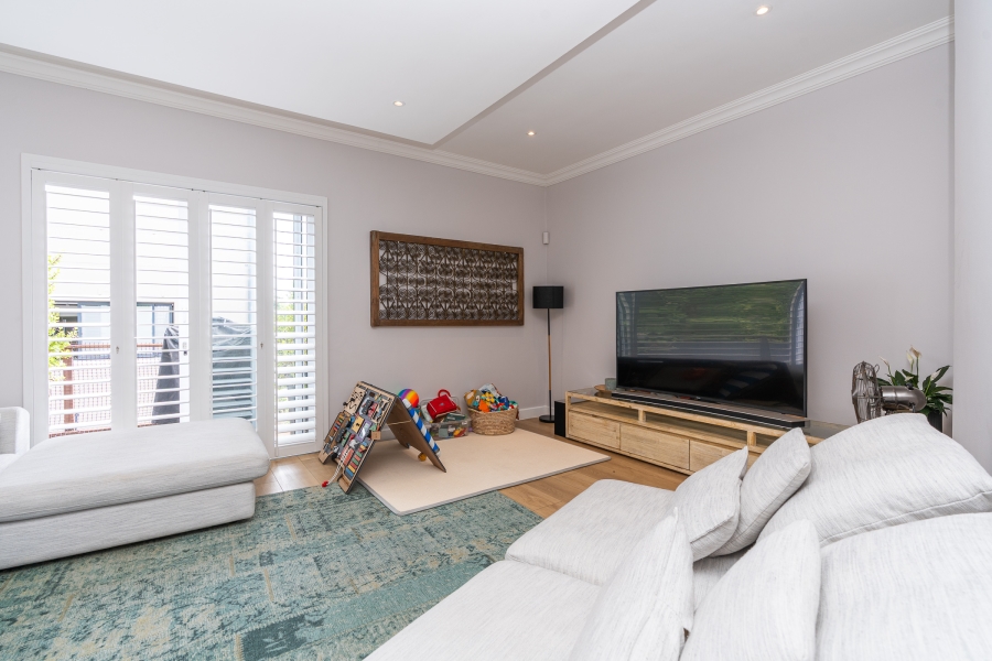 4 Bedroom Property for Sale in Sea Point Western Cape